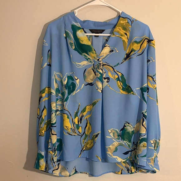 Investments Tops - Investments parties XL Blue and Yellow Floral Blouse v neck
